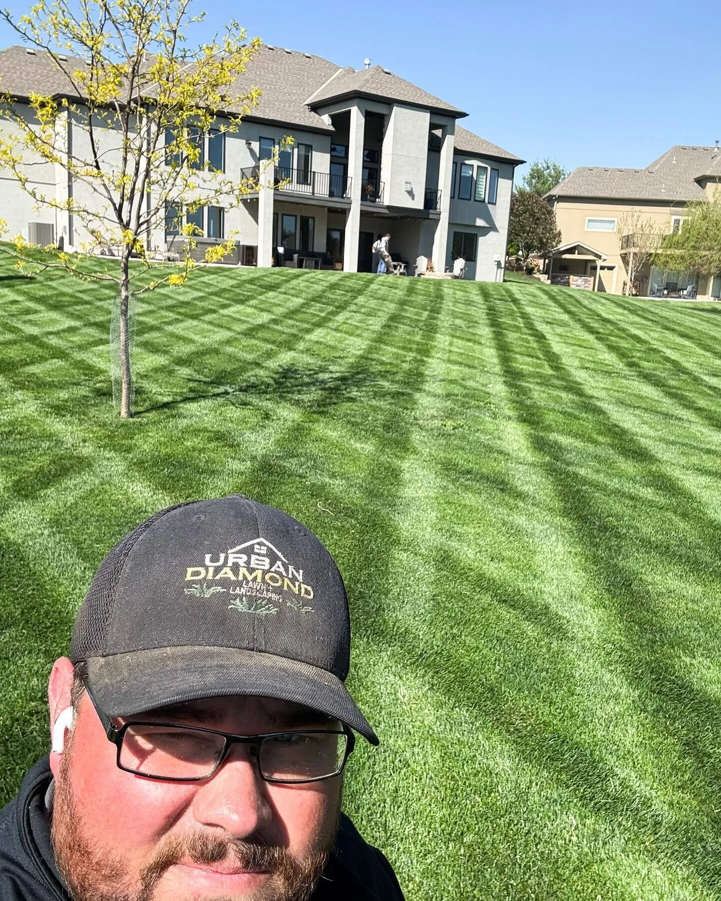 Precision crosshatch lawn pattern on Kansas City property